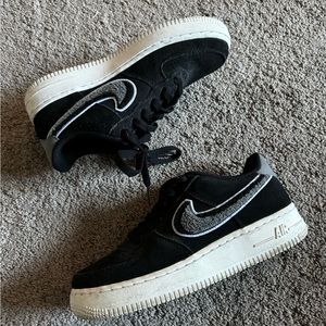 Black Nike air forces